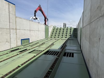 Sägewerk Einbau Rindenförderer